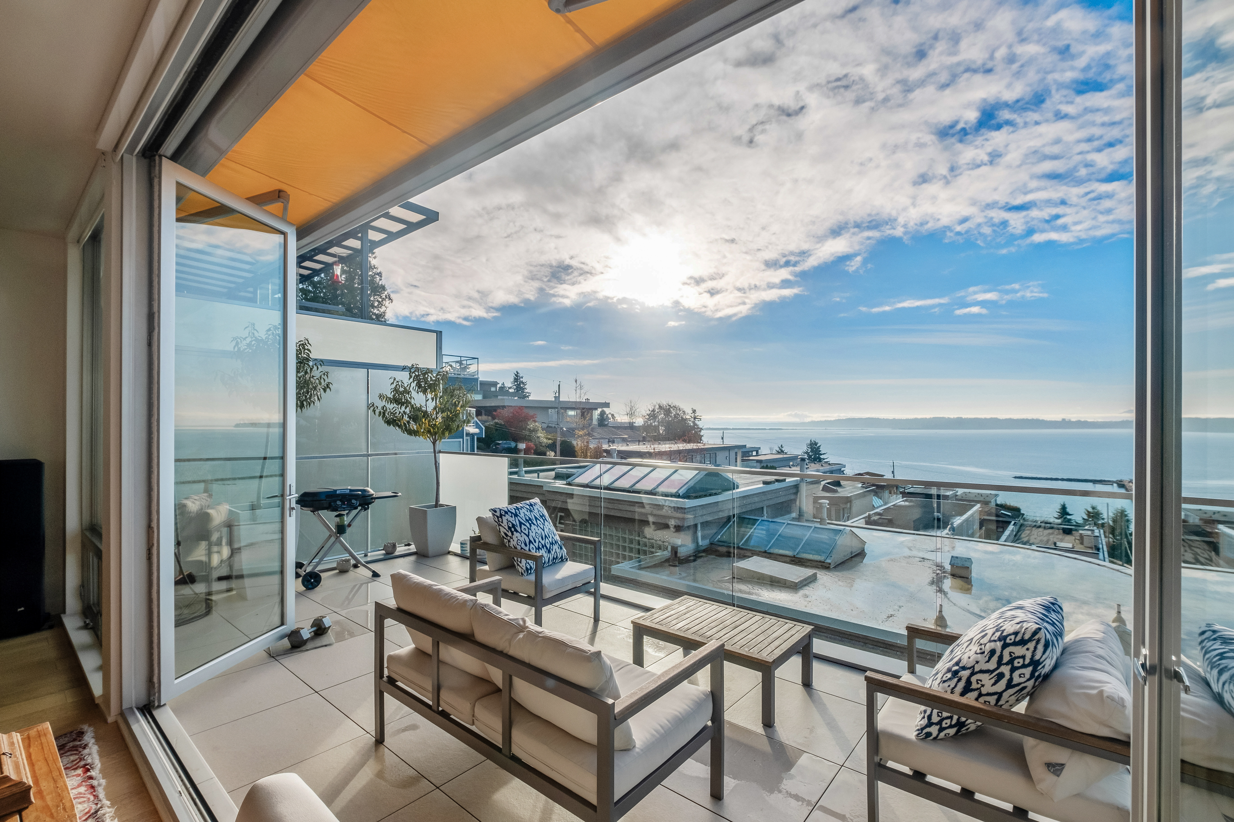 15046 Buena Vista Avenue